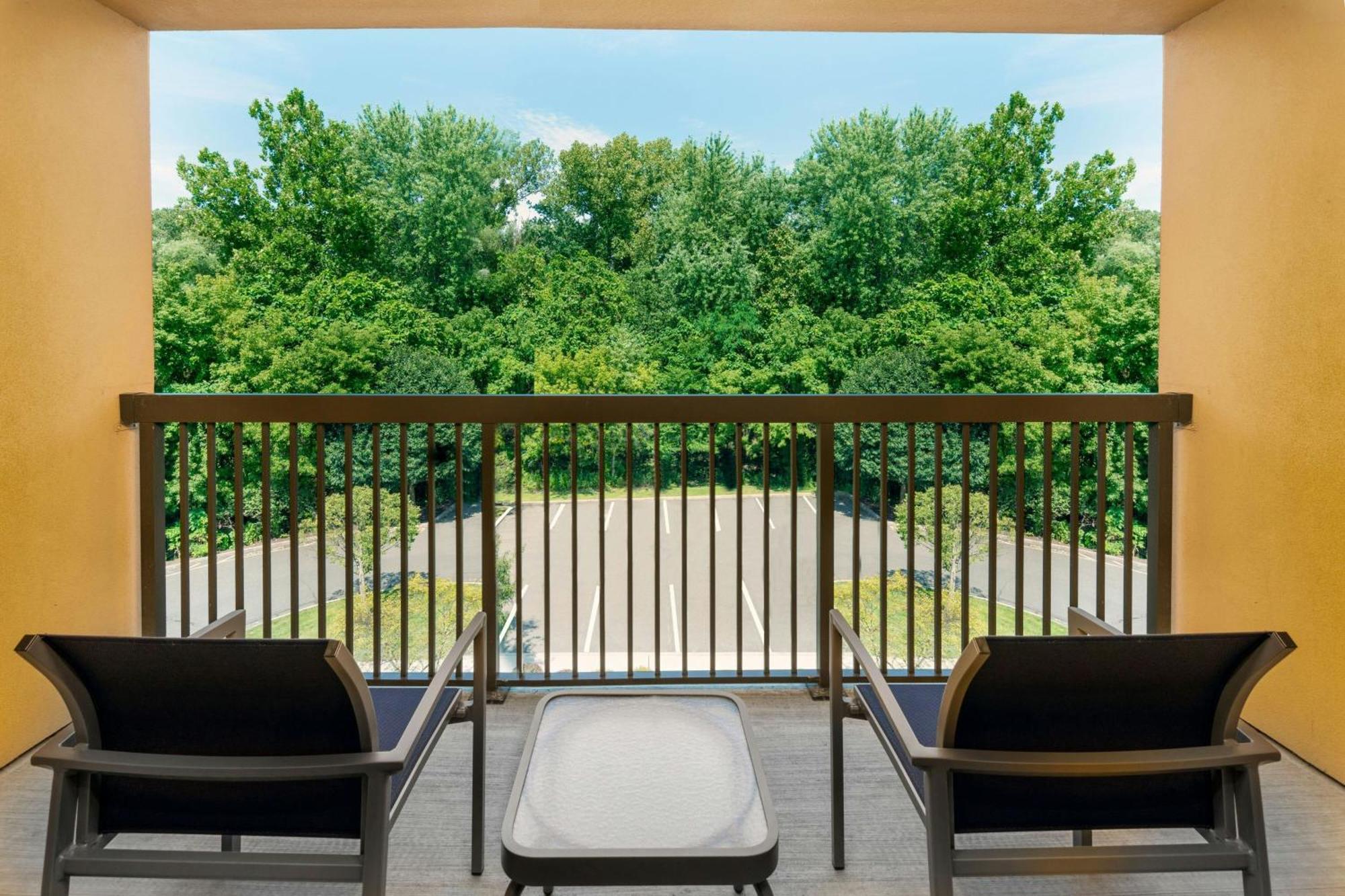 Courtyard By Marriott Danbury Hotel Exterior photo