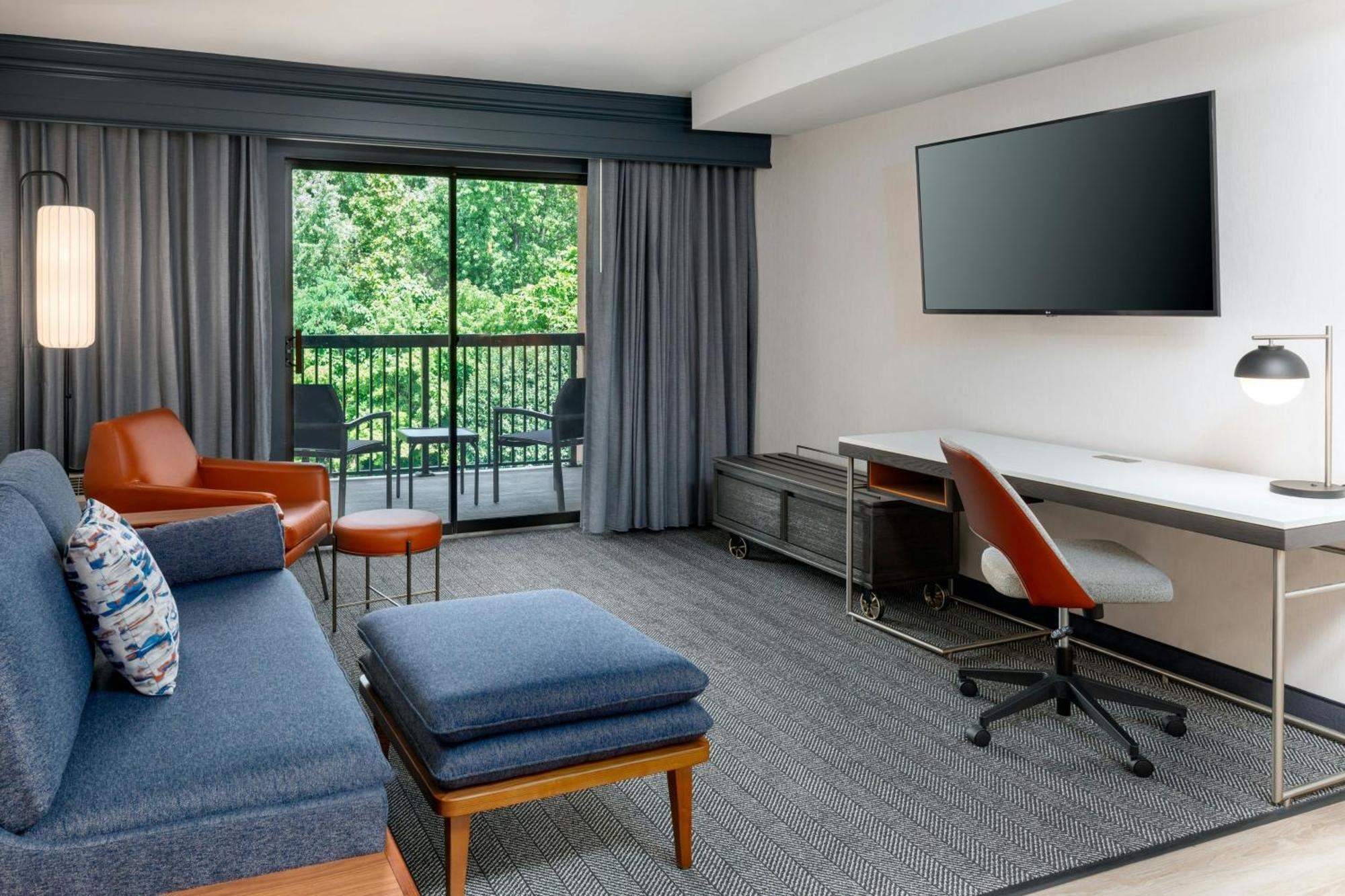 Courtyard By Marriott Danbury Hotel Exterior photo